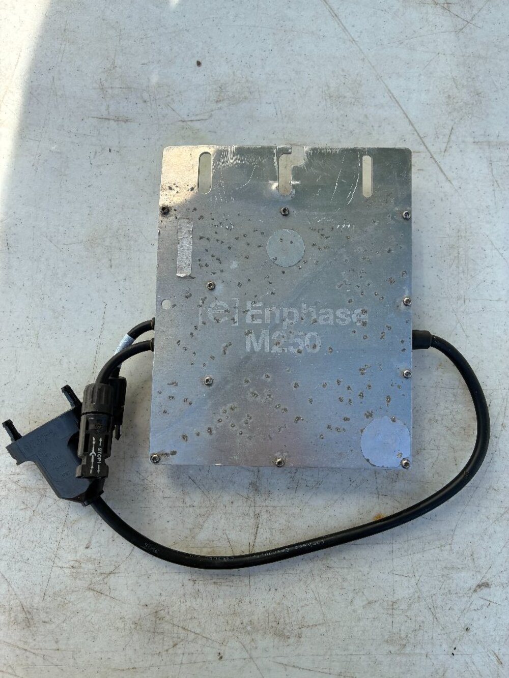 Enphase M250 Microinverter Solar Inverter